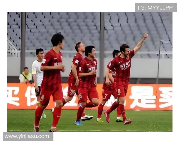 上港与恒大巅峰对决谁能在中超赛场再创辉煌